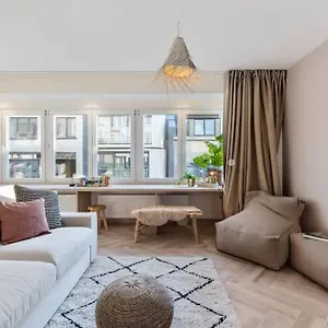 https://michelle-recent-gerenoveerd-stijlvol-appartement.ostend-hotel.net